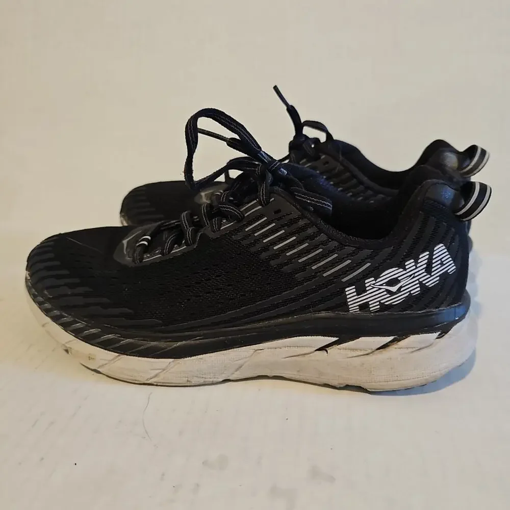 Hoka One One Women’s Clifton 5 1093756 Black/Wht Running Shoes Sneakers Size 8